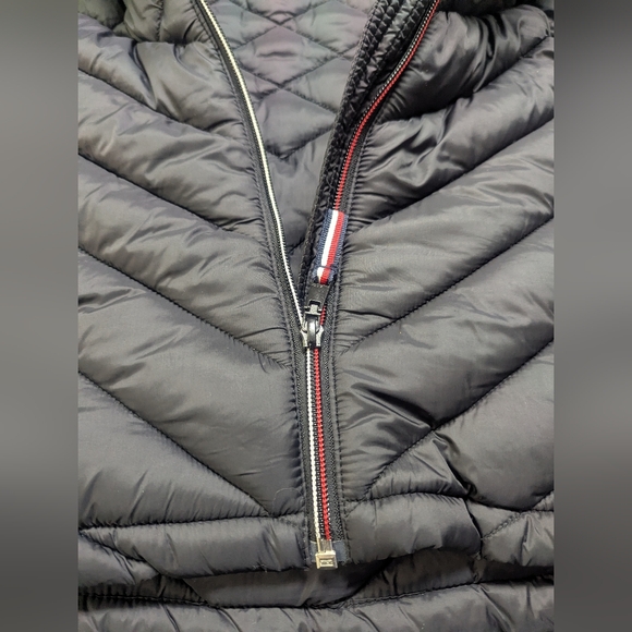 Tommy Hilfiger Quilted Black Hooded Jacket Size Large - Picture 9 of 12